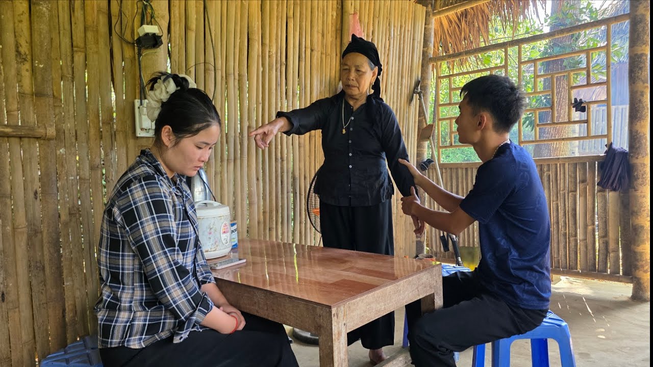 Thuan's grandmother was angry when she heard other people say Dung could not have children.