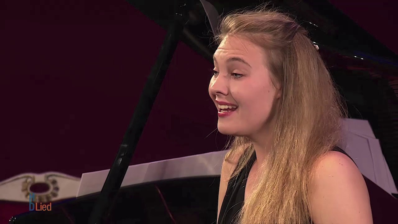 Schneeglöckchen, op 9 no 1 - Korngold, Erika Baikoff (Soprano), Gary Beecher (Piano)