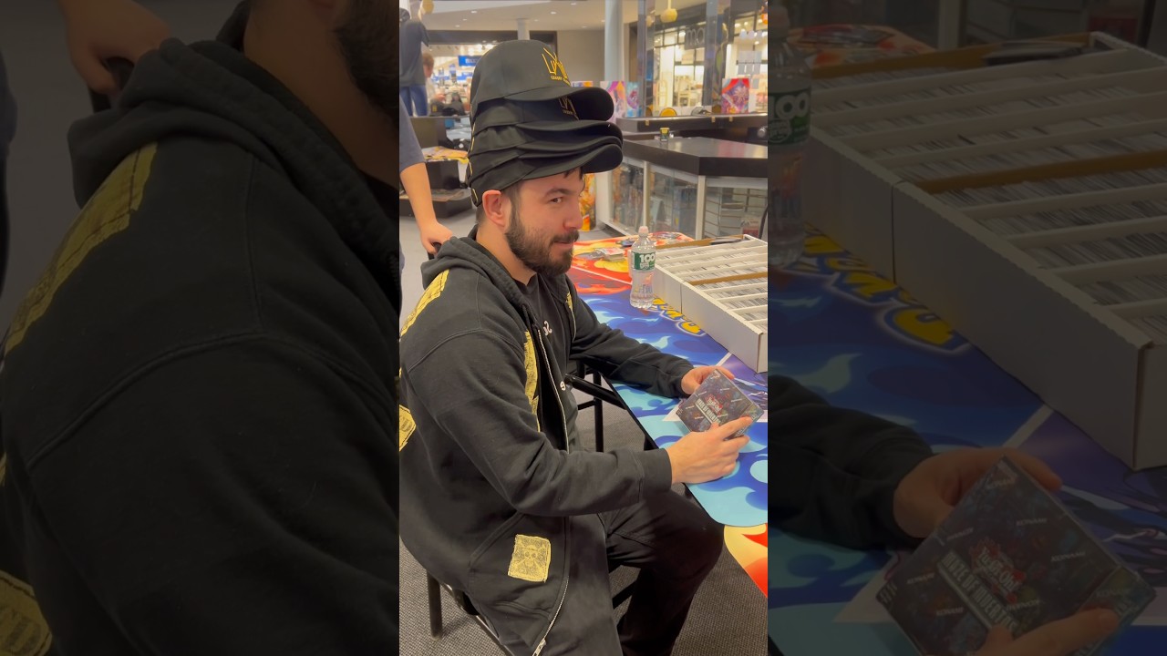 Все мы знаем кого-то, кто говорит, что купит только &laquo;одну&raquo; фигурку. #pokemon #tcg #funny #comedy ...