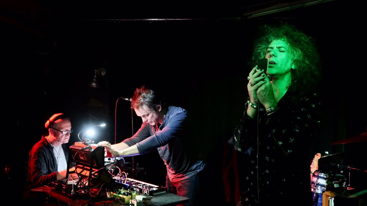 Utopia Strong live at The Lighthouse, Deal, Oct 22 Part 2. Steve Davis, Kavus Torabi, Michael J York