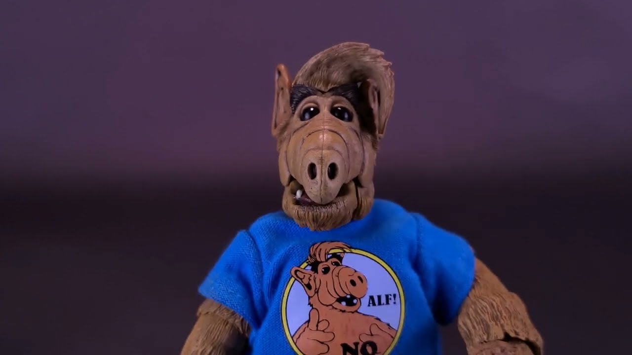 NECA Alf Ultimate Totally 80's Alf Figure Review | @The Review Spot
