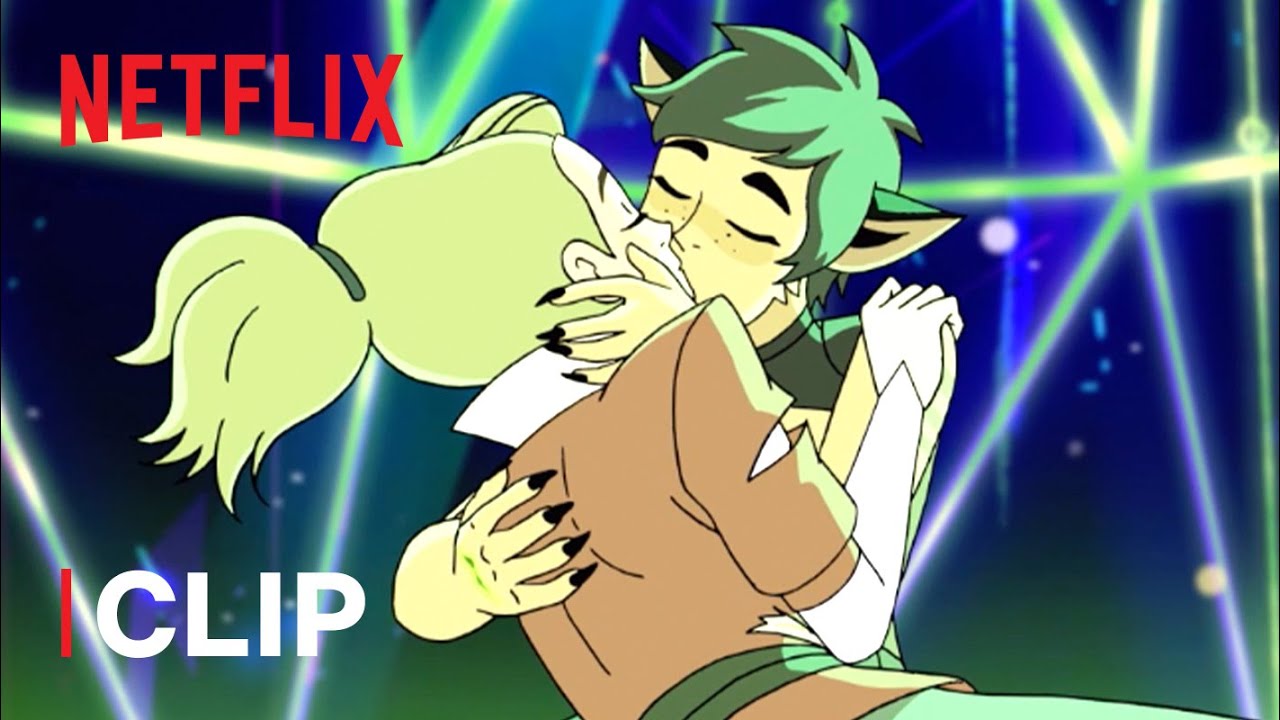 Catradora: The Kiss 😻 She-Ra and the Princesses of Power | Netflix Family