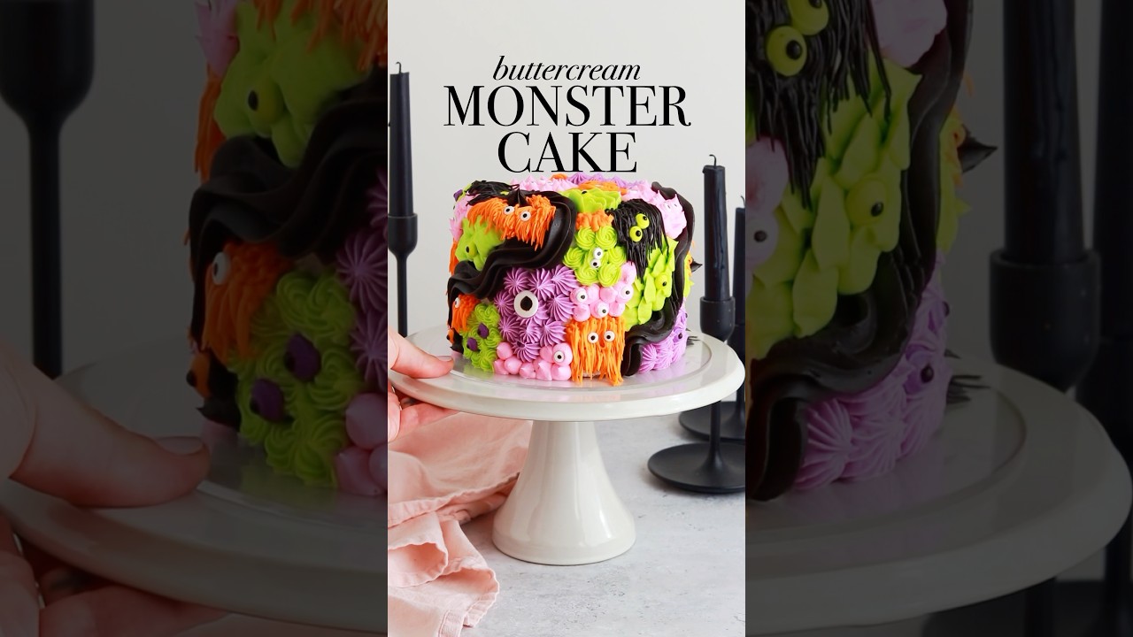 A Halloween monster cake is what happens when you give me a handful of piping tips + googly eyes 👀