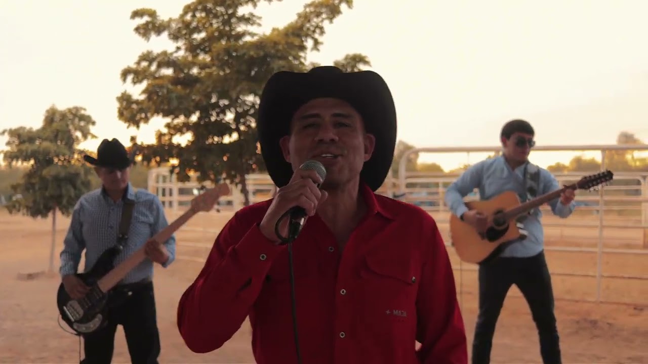 La mujer de mis sueños ... es el compa eliazar..