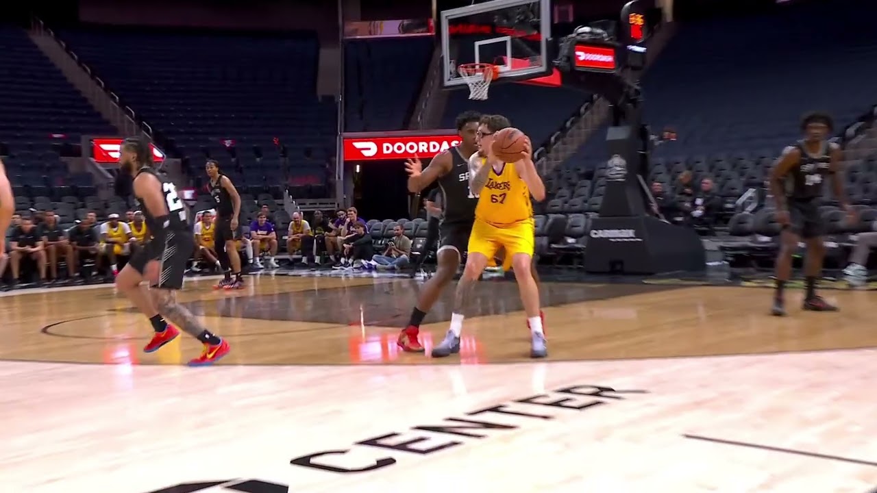 Robbie Avila with a Jokicesque dime to Chris Ma&ntilde;on for the easy layup - Summer League