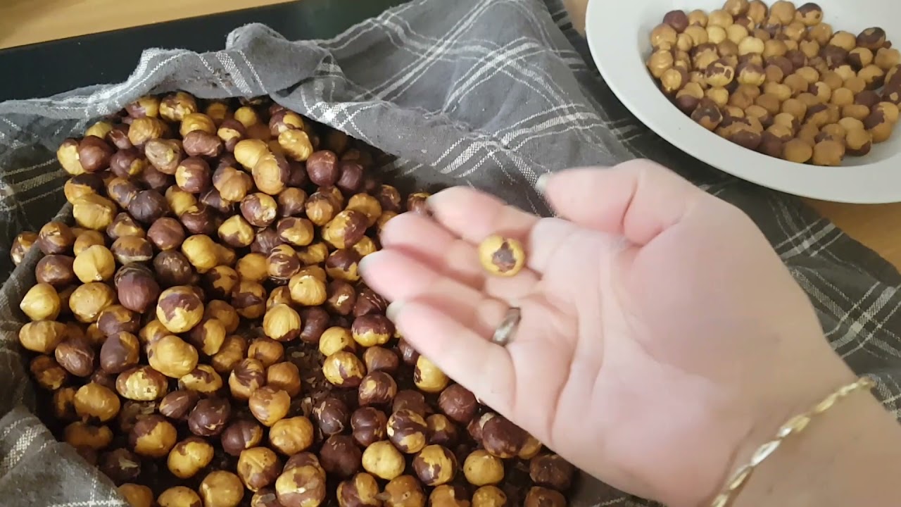 Haselnüsse rösten schälen und noch lecker karamellisieren
