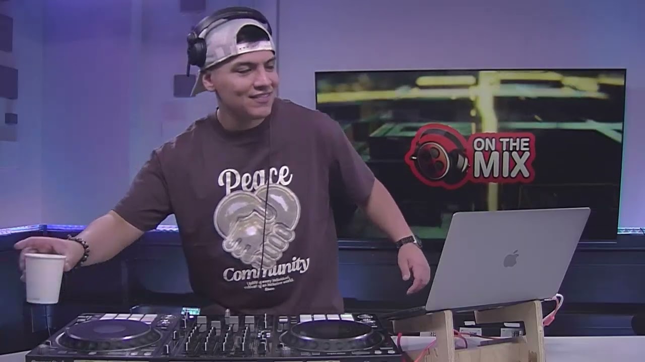 Es @Josenies en el ON THE MIX - Radio Carolina