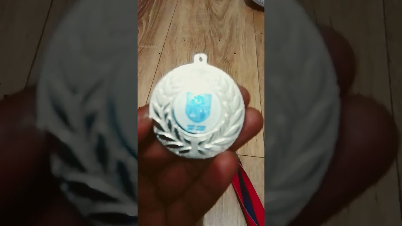 jai une medallie 🥳🥳🥶