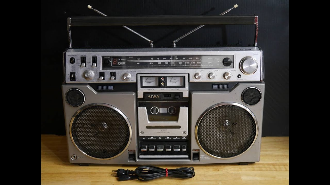 إصلاح تحفة من الزمن الجميل جهاز أيوة من النوادر ِAiwa rare vintage cassette tape recorder repair