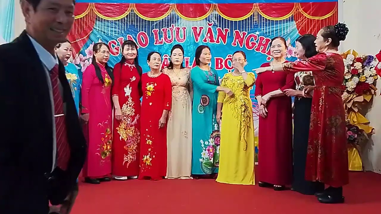 Chương trình ngày phụ nữ Việt Nam  và sinh nhật cho các thành viên