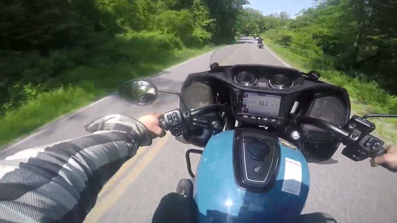 HD Road Glide ST VS Indian Challenger Darkhorse