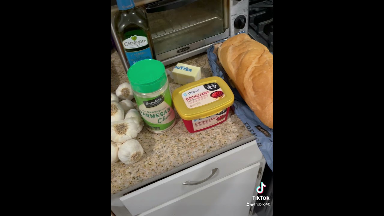 Spicy shrimp garlic bread with gochujang