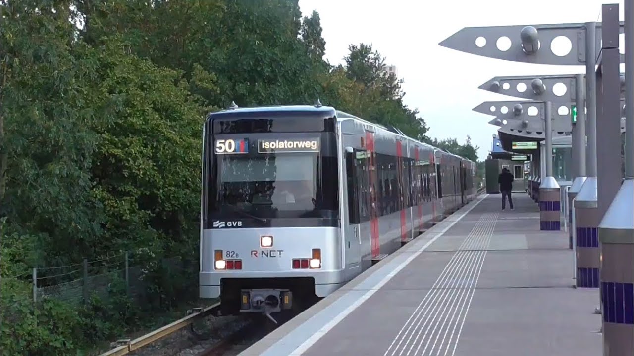 Driedubbele GVB M4 vertrekt als Metro 50 van Postjesweg!