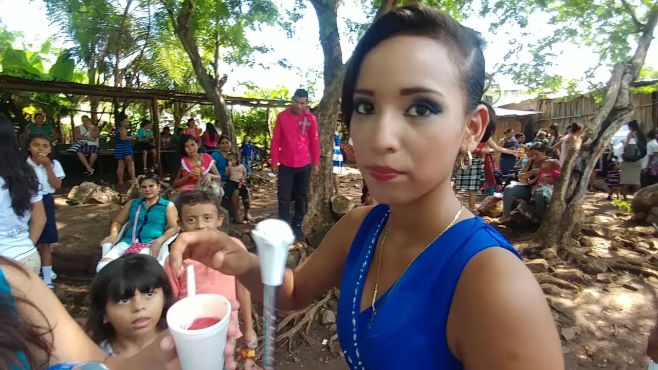 Entrevista a Jessica y broma con la minuta trompa de chucho. Desfile por la independencia. Parte 5