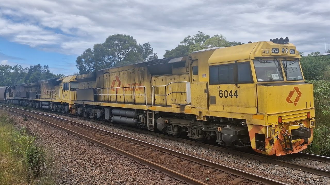 10/03/26 Aurizon Coal Train NB933 passing Tarro