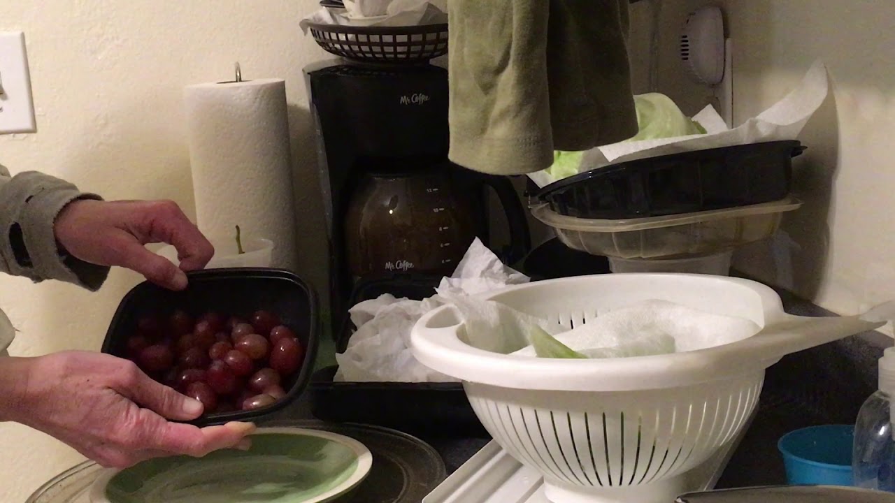 PREPARING NIGHTTIME SNACK \ DIVIDING UP & WASHING VEGGIES & FRUIT |