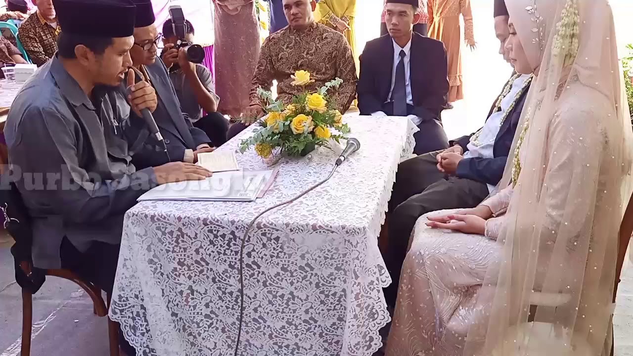MENGHARUKAN DETIK DETIK AYAH KANDUNG MENIKAHKAN PUTRINYA, PENGANTIN WANITA MENANGIS HARU