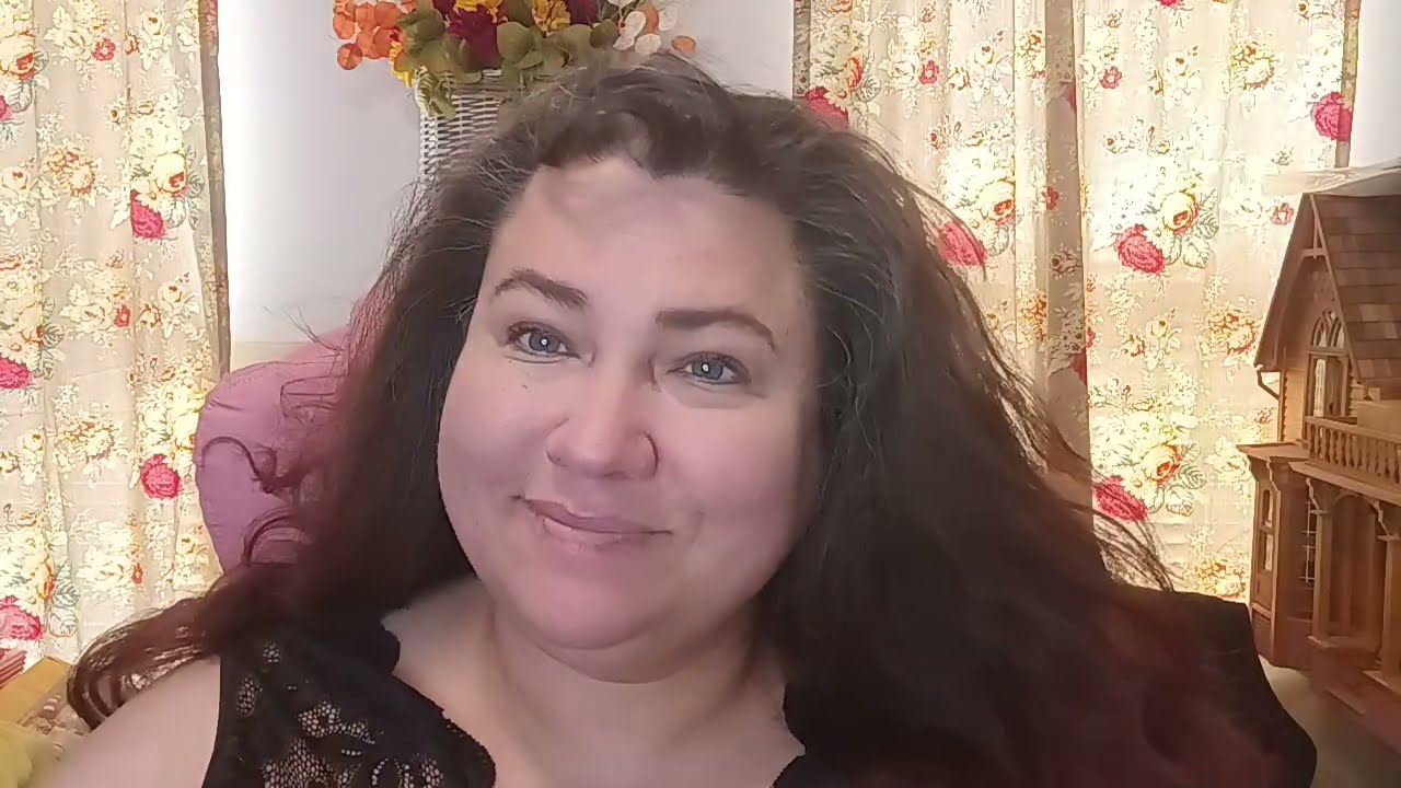 Составьте мне компанию, пока я собираюсь (GRWM).