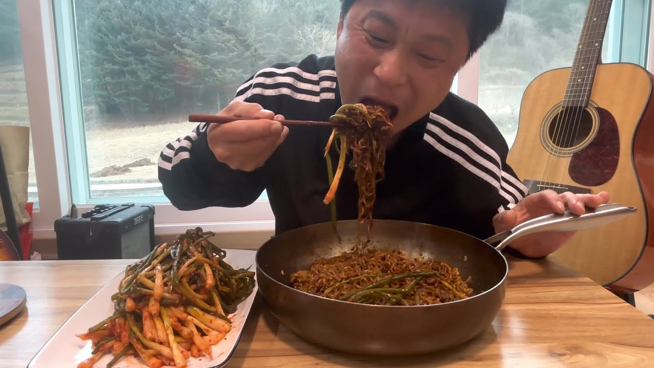 엄마표 파김치에 짜파게티 3봉 먹방