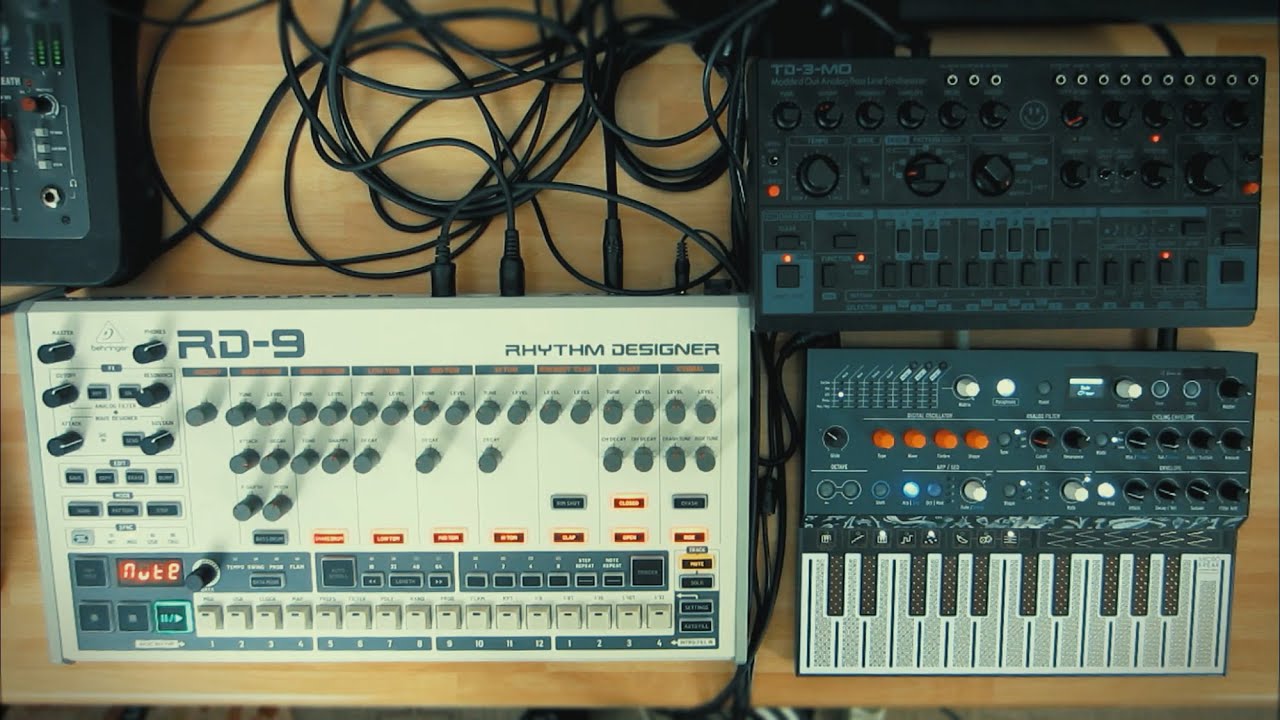 Techno Jam with Behringer RD 9 / TD 3 MO, Arturia Microfreak and Korg Kaossilator