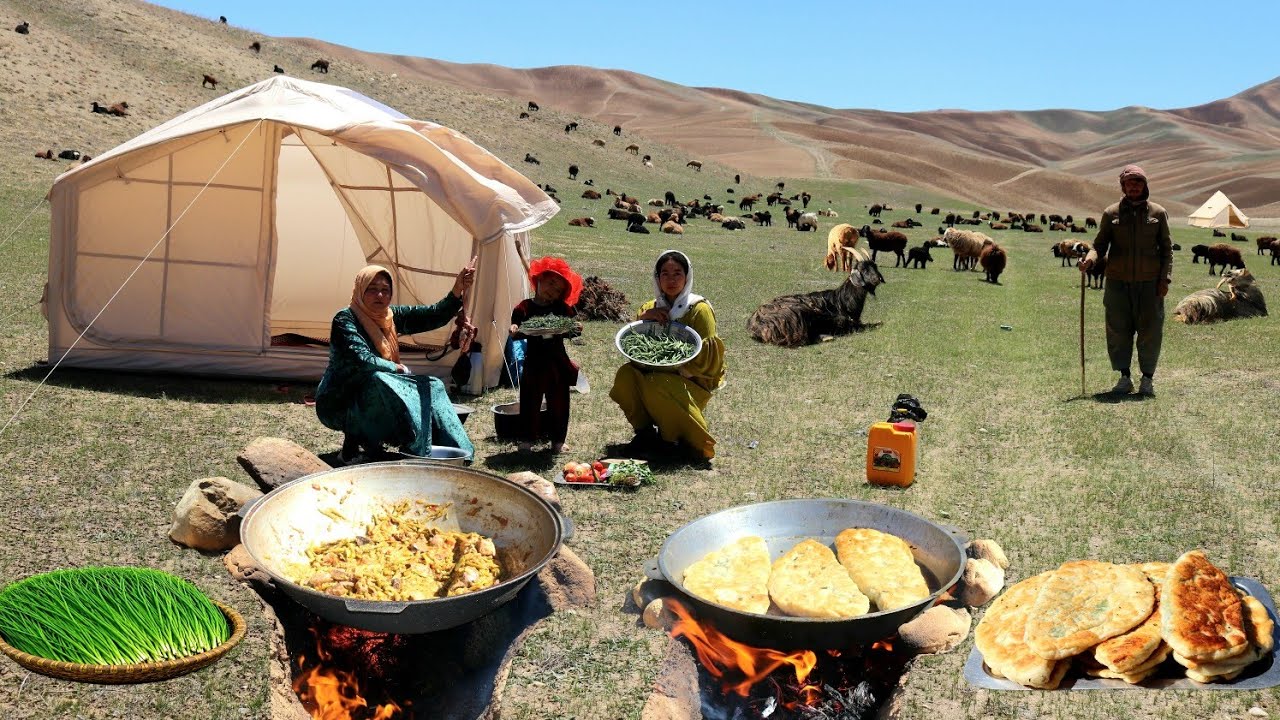 Harvesting Wild Mountain Onion in Afghanistan Highlands | Shepherd Family Cooking Village Food