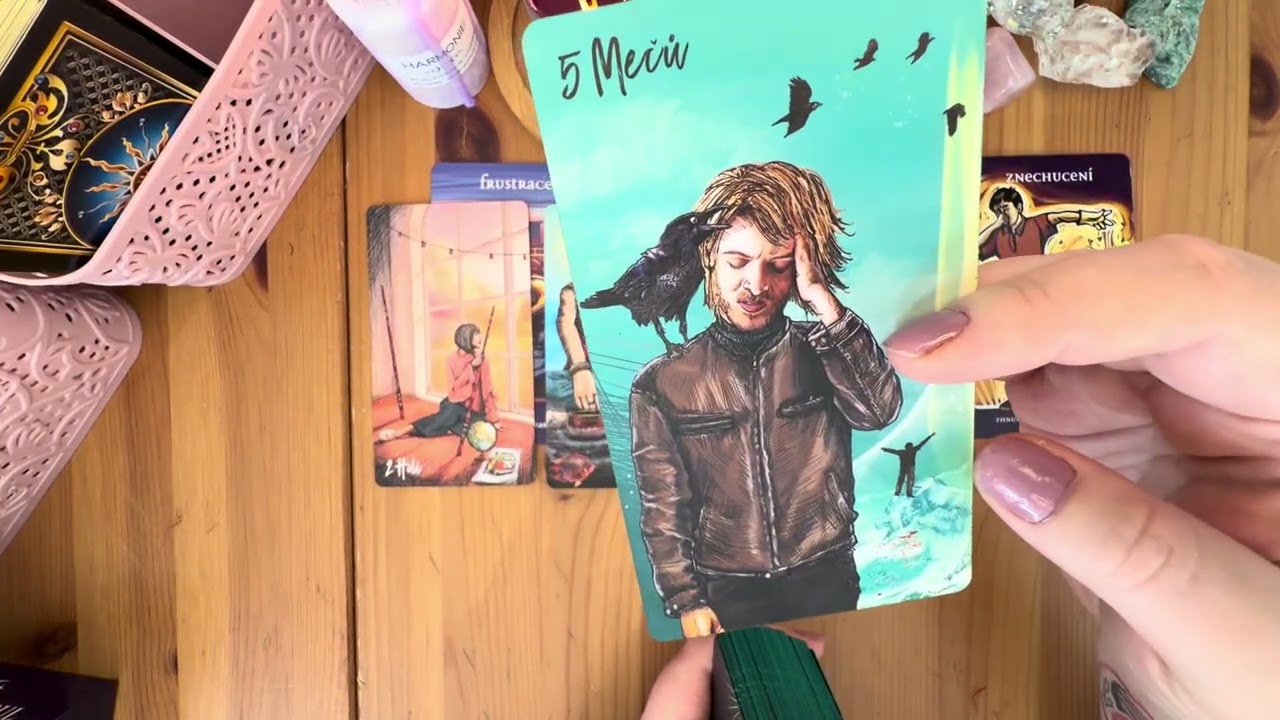 Myslí na vás? Co se děje v jeho srdci právě teď… Tarot💫✨