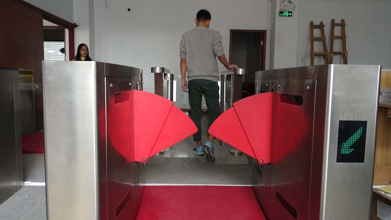 flap gate barrier