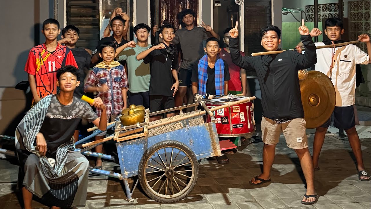 BANGUNIN SAHUR KLOTEKAN KELILING KAMPUNG RAMADHAN 2025 HARI KE 15 SERU!!! LIHAT