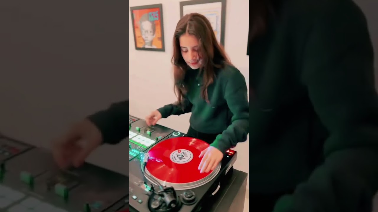 12 year old dj Michelle scratching on vinyl record 🔥 #djmichelle #scratchdj