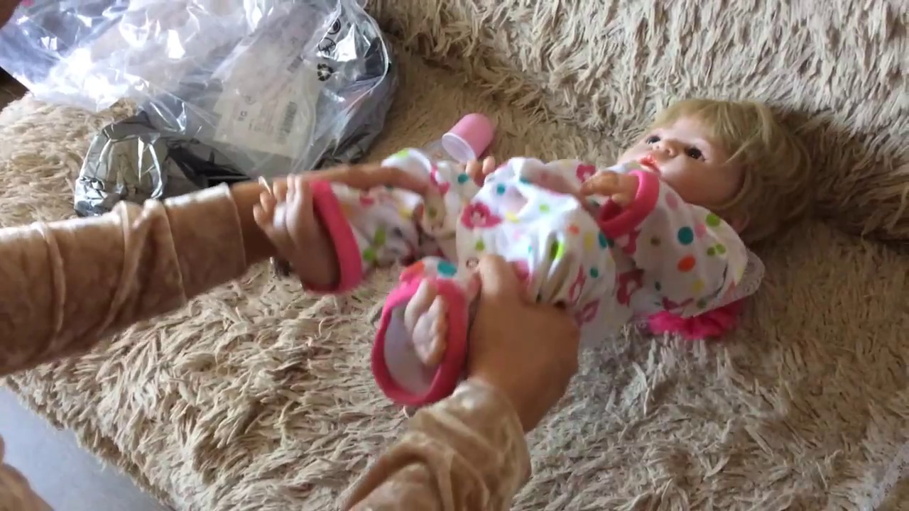 Распаковка посылки с сайта AliExpress, винил - силиконовая кукла  reborn