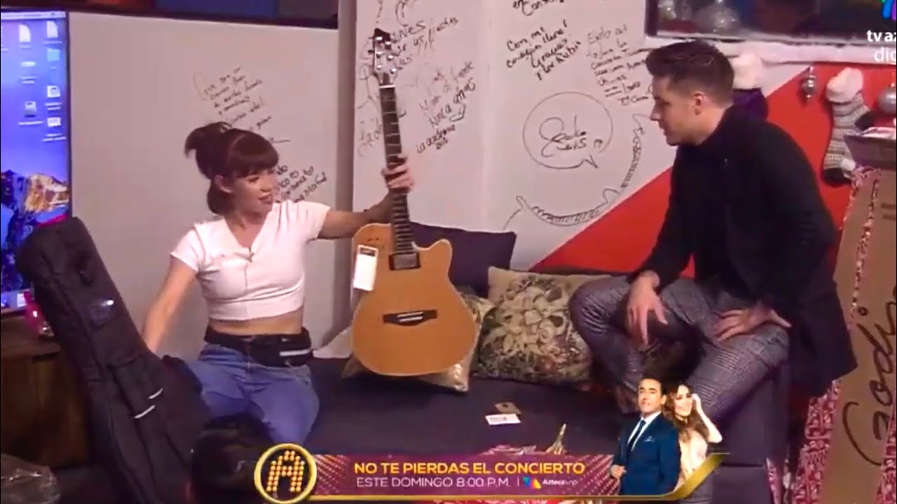 Dalú abre sus regalos de Navidad mandados por fans y familia | La Academia 2019