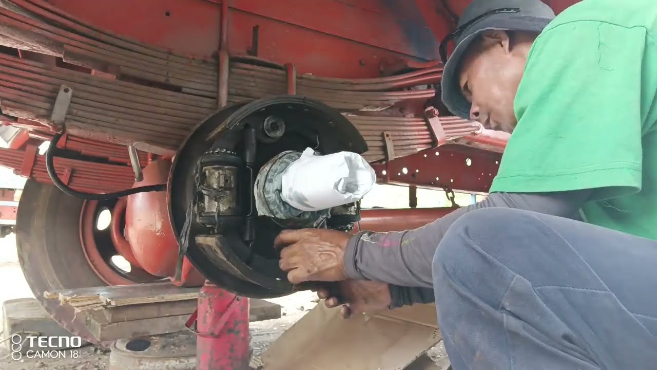 # DIY HOW TO ASSEMBLE REAR WHEEL BRAKES OF TRUCK? FUSO FIGHTER 6D15