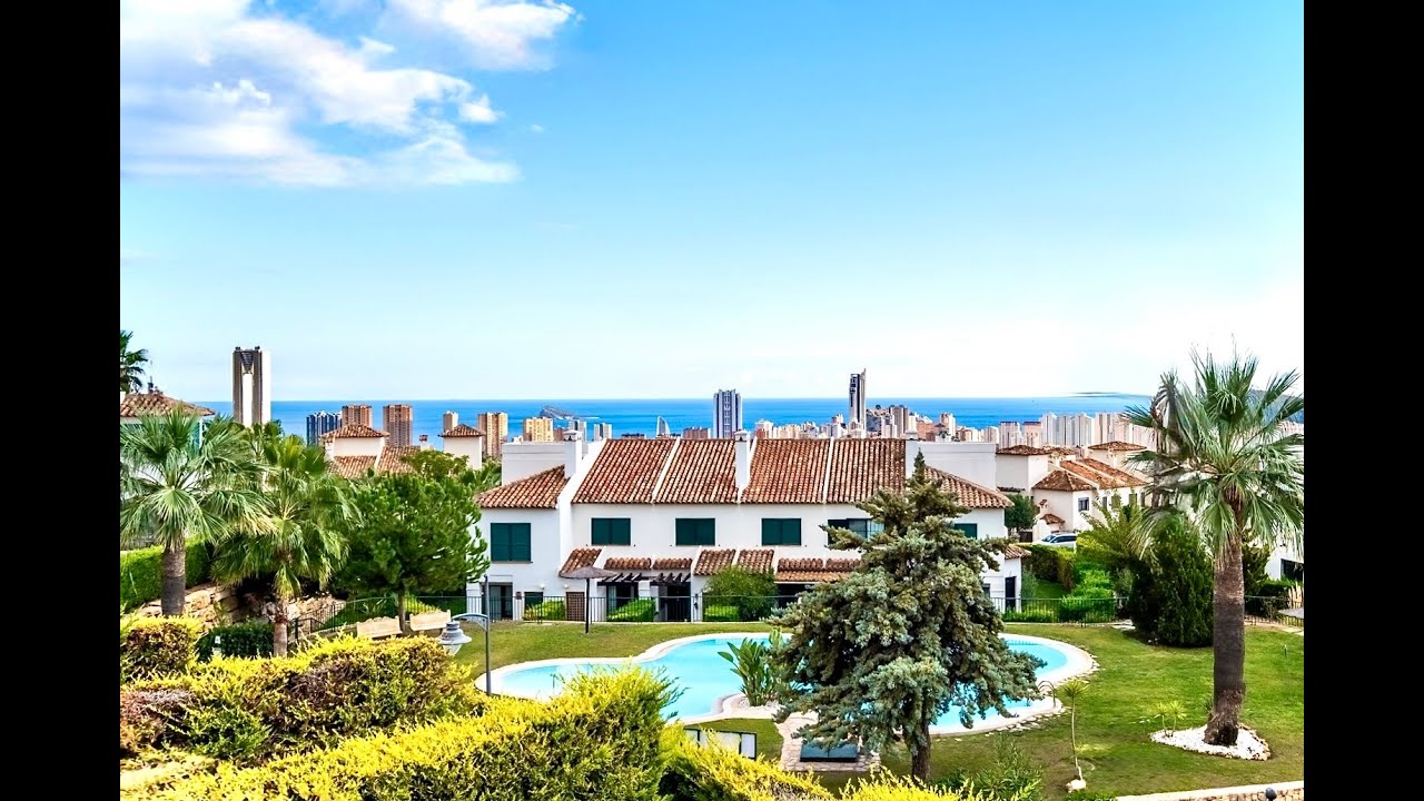 Luxury Corner Townhouse in Golf Bahía – Minutes from Benidorm, Beaches, Golf & Theme Parks