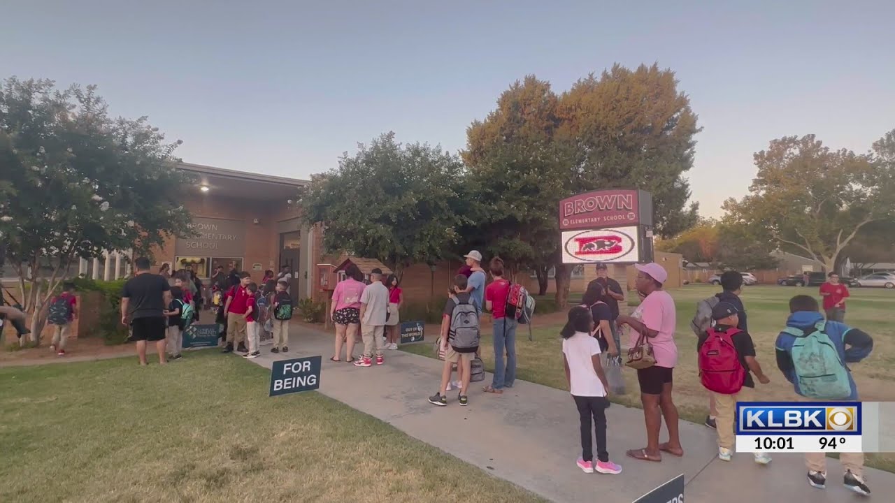 Brown Elementary School welcomes students on the first day of school