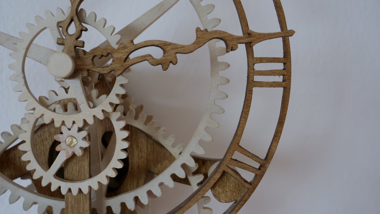 Building a WOODEN CLOCK for my 90 year old Grandmother