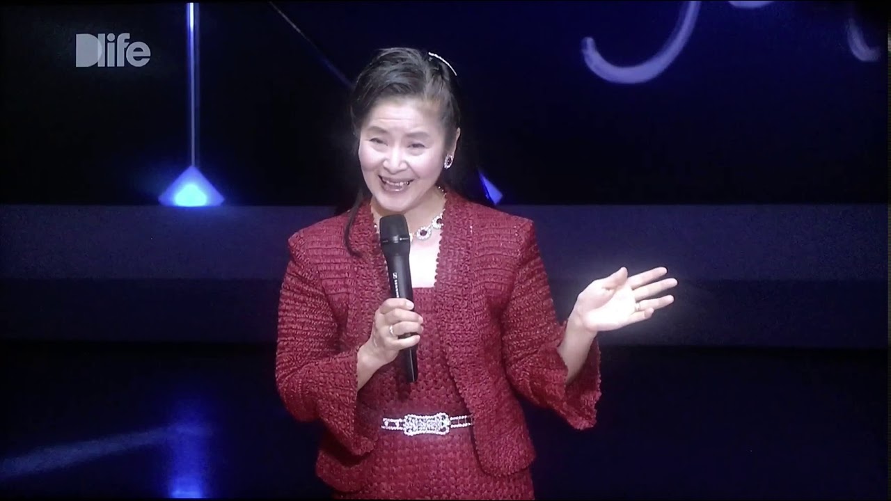 【d23】ディズニープリンセス声優　小鳩くるみ／鈴木より子