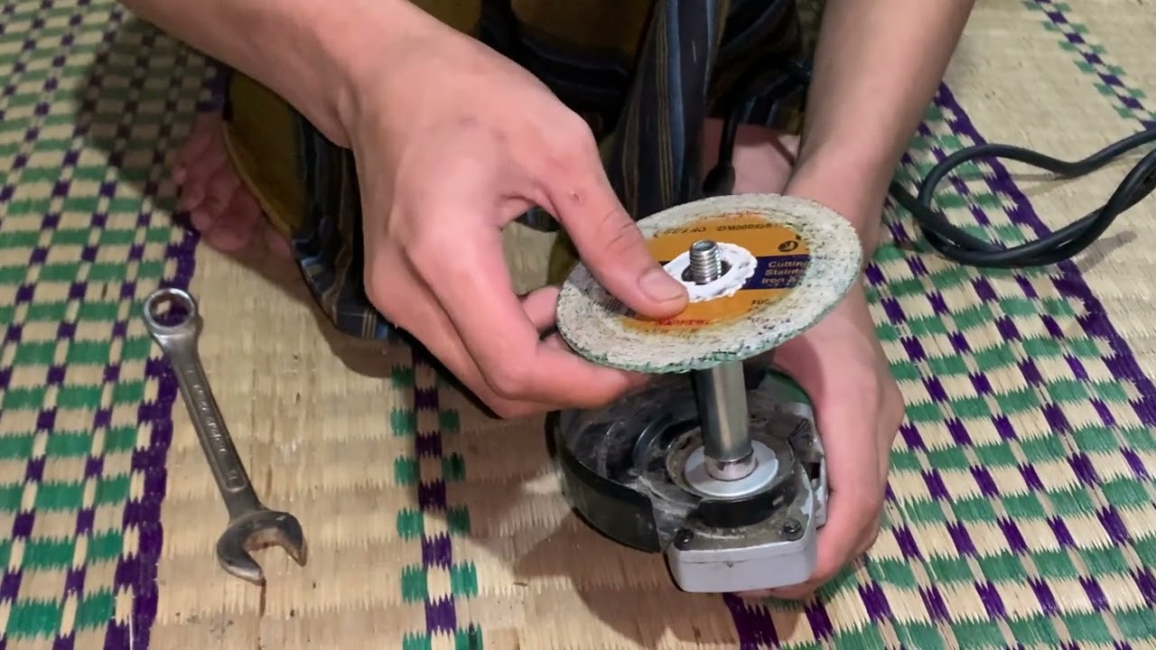 How to Attach an Extension to an Angle Grinder