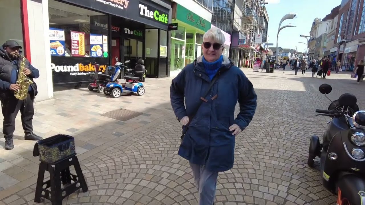 Fat Steve Meets a DWP Little Hitler, then has fun, frolics & lunch with Autistic Bobbie #blackpool