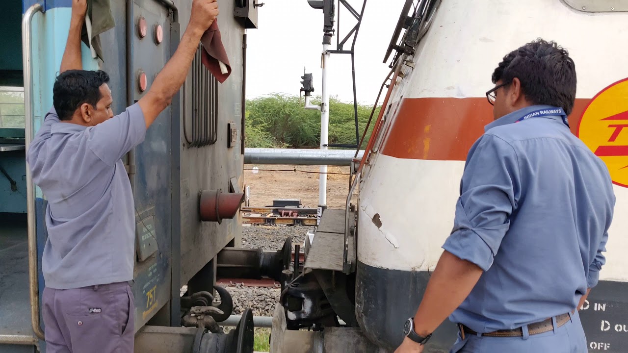 SNSI-PURI Weekly Express WAP7 Coupling