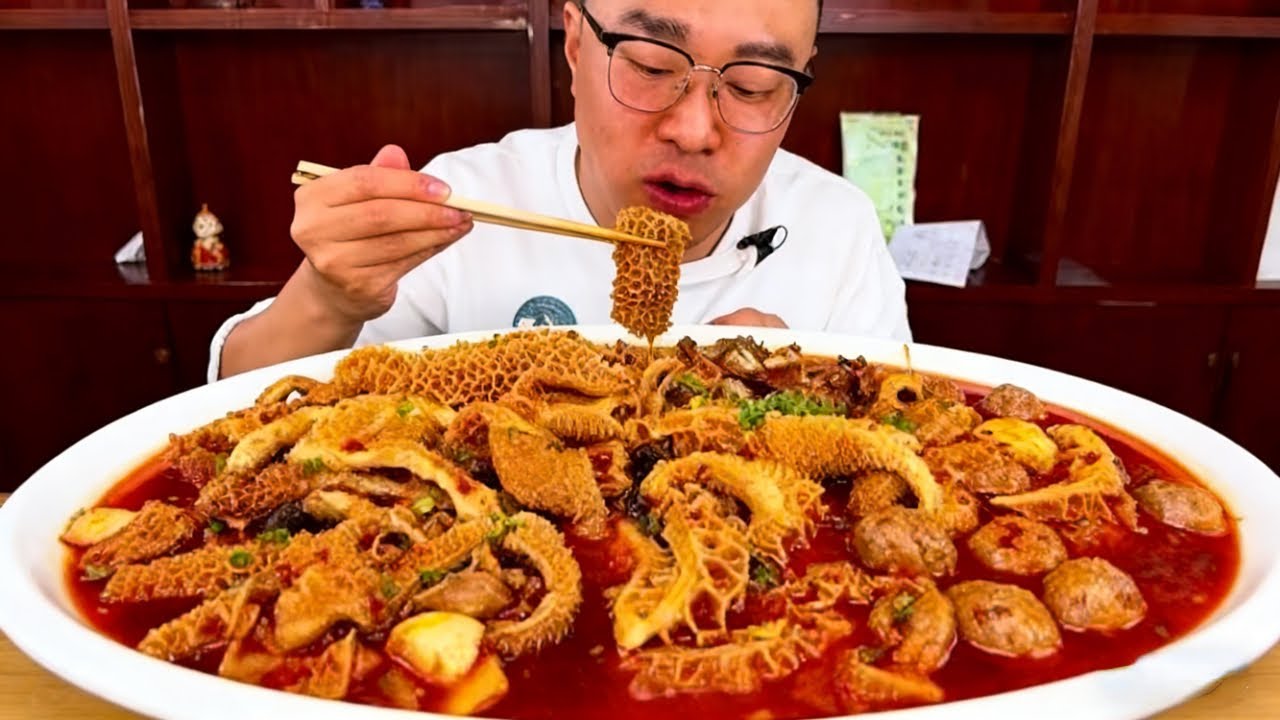 【沉浸式吃播】Duang～的暴击！一盆颤巍巍的弹嫩金钱肚，嚼到汁水狂飙，香到脑壳发麻！#咀嚼音 #金钱肚 #牛肚ASMR