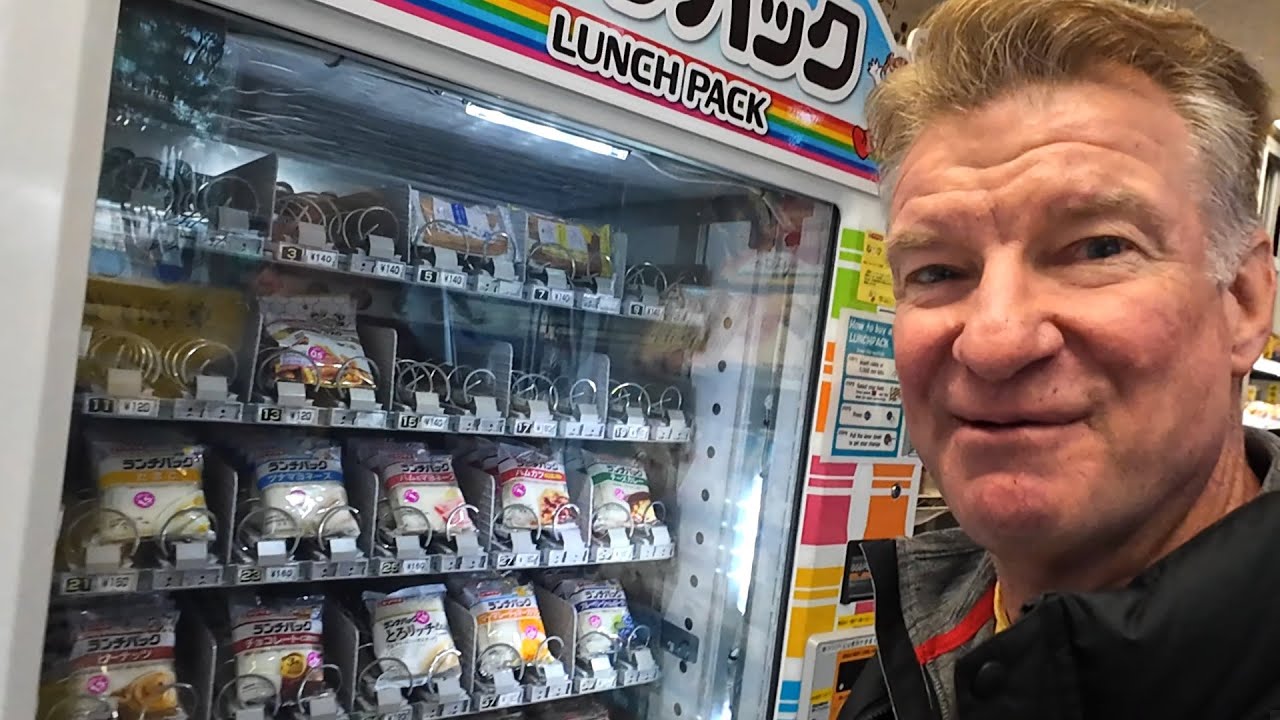 VENDING MACHINES Sandwiches in Japan - Eric Meal Time #971