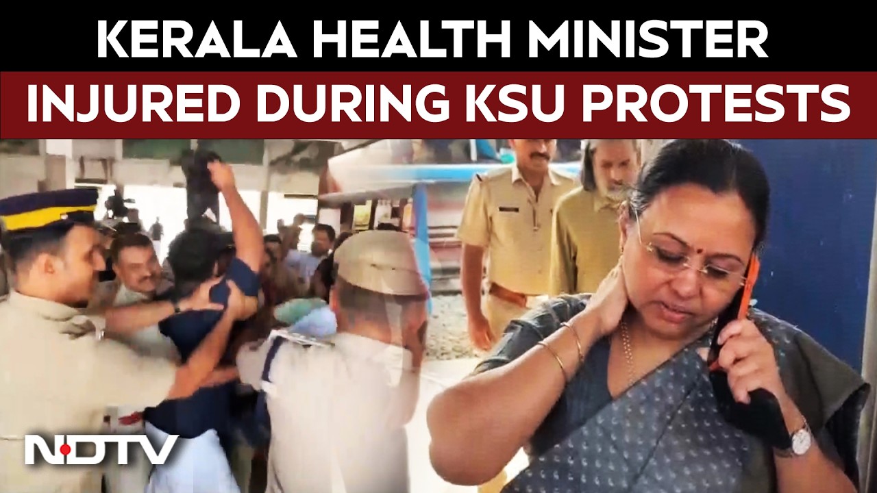 Kerala News | Kerala Health Minister Hurt During Protest By KSU Activists