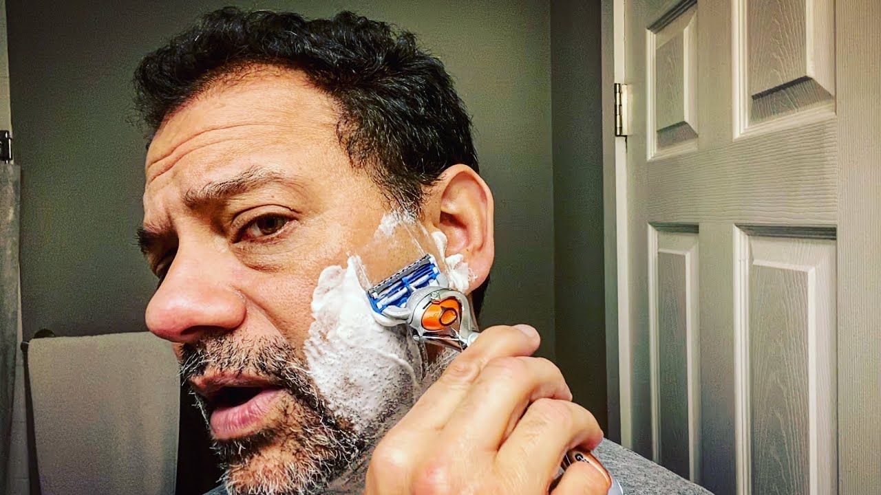 Gillette SKINGUARD Razor Review and Shave — average guy tested #APPROVED