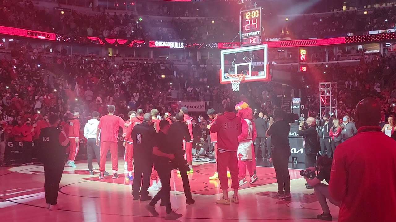 Chicago Bulls Intro courtside
