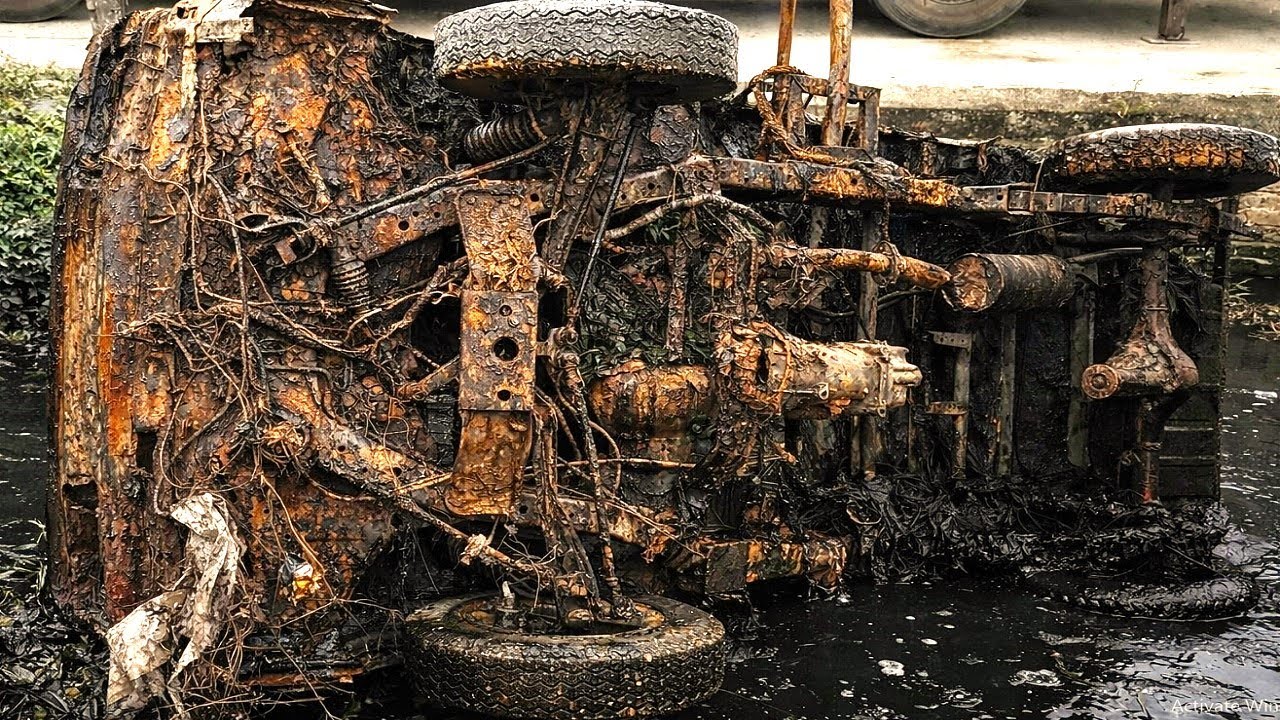 The Child Prodigy Restored And Restarted A 1999 Suzuki Abandoned In A River Accident.