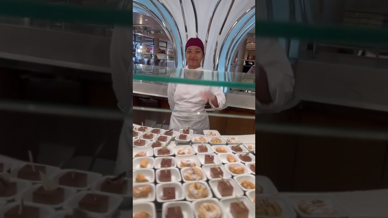 Scopri il Buffet di Costa Toscana 🛳️ | Gusto e Panorama in Crociera!