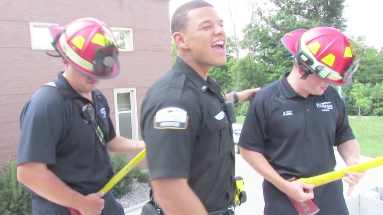 Florence Kentucky Police Answer The #LipSyncChallenge