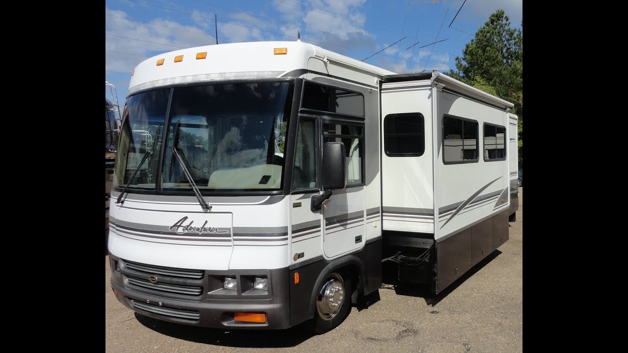 2001 Winnebago Adventurer 32V Walkaround