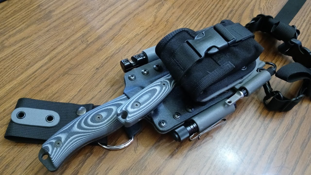 ESEE 6 and Izula Piggyback With Multiple Carry Options and Useful Gear