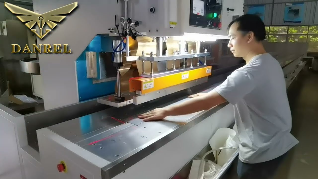 Automatic Traveling Head High Frequency PVC Bands Welder for Pergolas, Shade Structure Covers